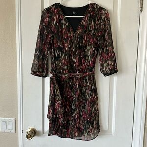 Woman’s dress. Looks great on!